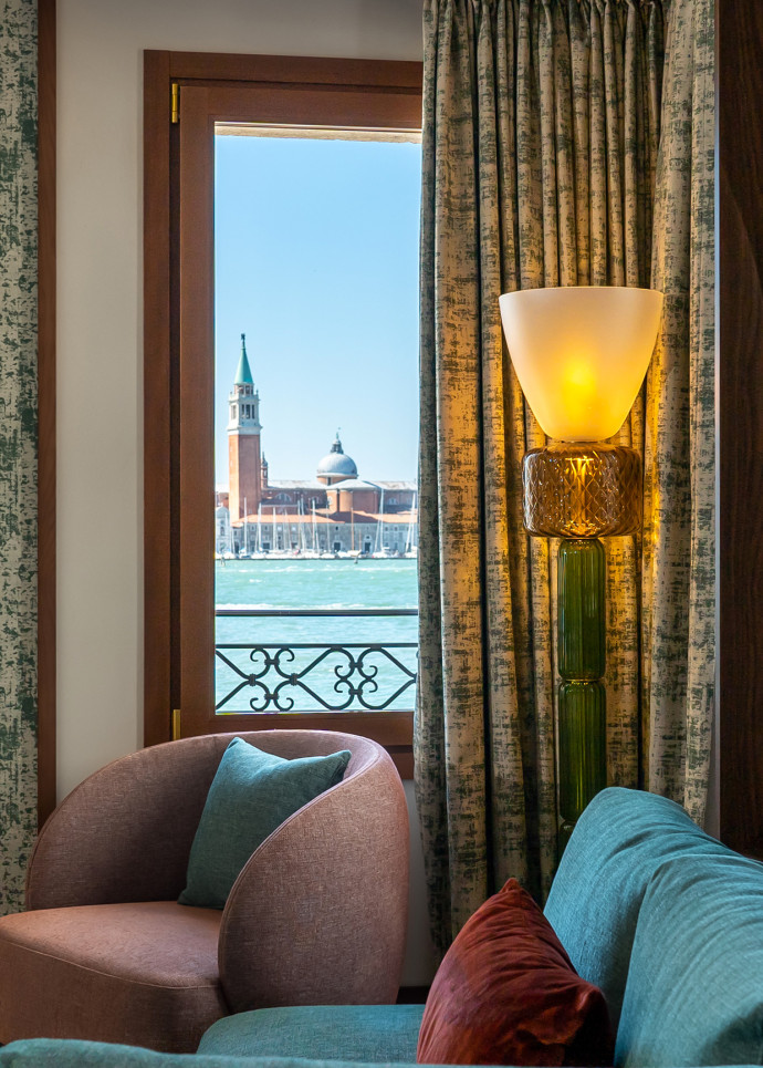 L’hôtel offre la vue sur l’abbaye de San Giorgio Maggiore.