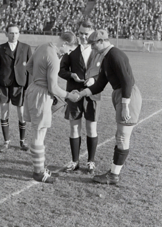 À ses débuts, le maillot de foot était une pièce plutôt élégante.