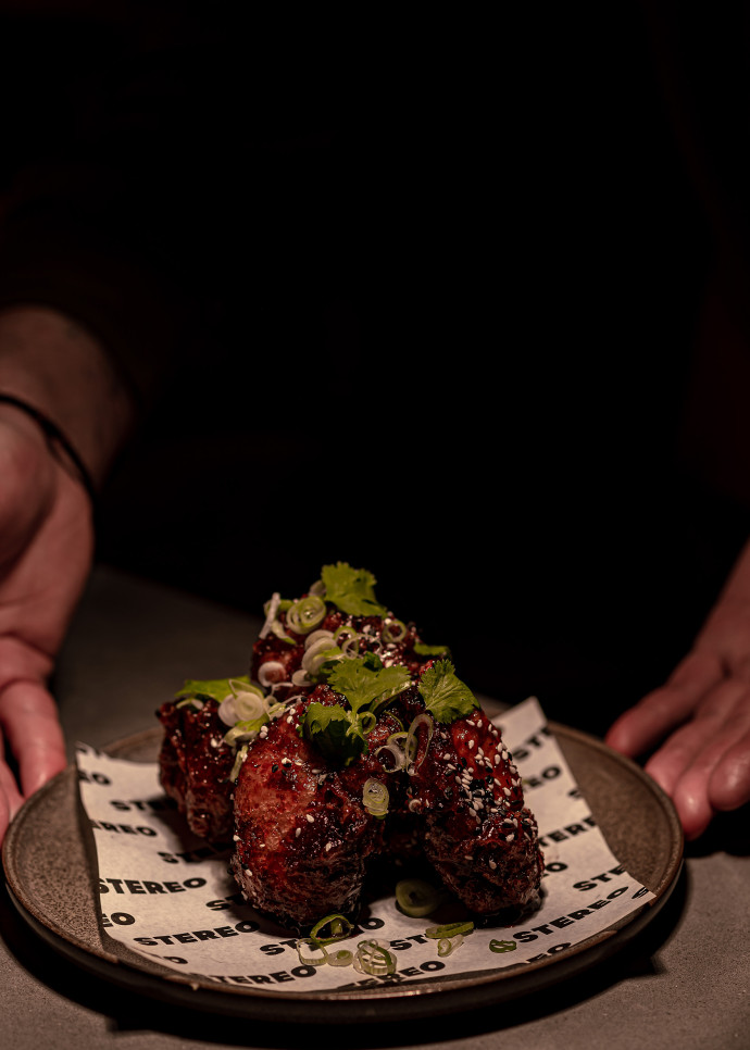 Optez pour les hot wings.