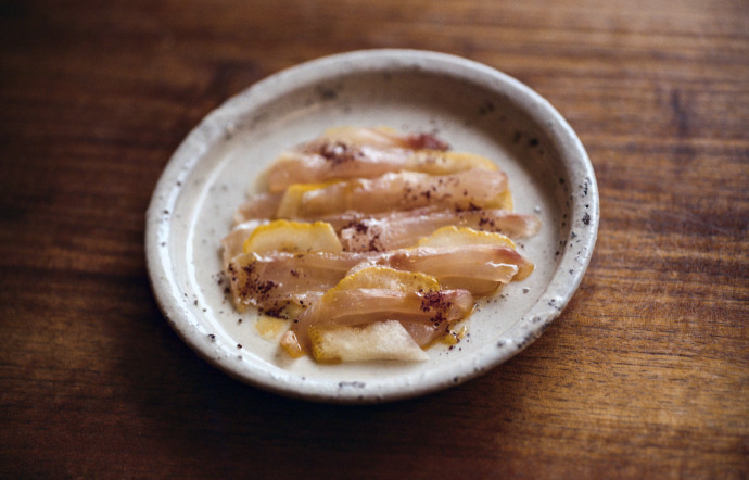 Le décontracté bistrot Julius et l’un de ses plats phares.