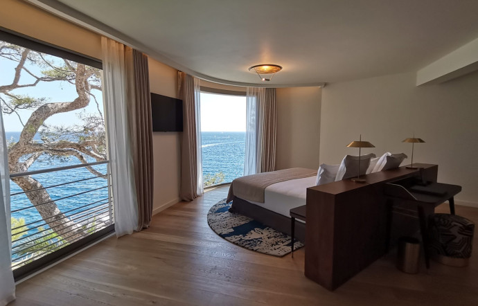 Suite Signature duplex face à la mer disposant de son propre hammam privatif.