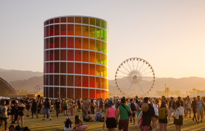 Tour arc-en-ciel Spectra, du studio de design londonien Newsubstance.