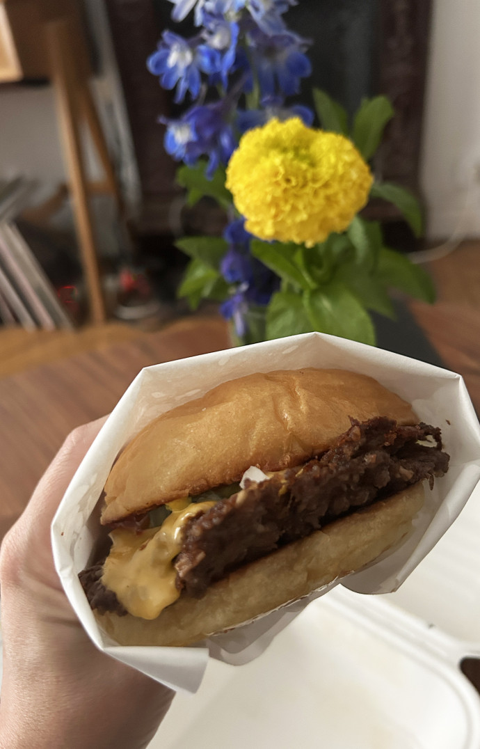 Le smash cheeseburger de Dumbo, dégusté en mai 2023.