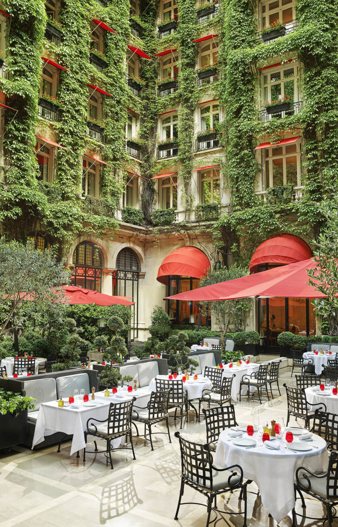 L’une des terrasses parisiennes les plus chics.