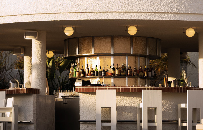 Un bar des plus scénographiques.