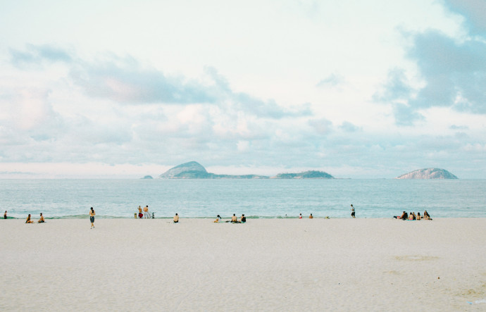 Paul Miquel, rédacteur en chef de The Good Life, vous dévoile dans son édito son amour inconditionnel pour la plage. Bonne lecture, 2023 - The Good Life