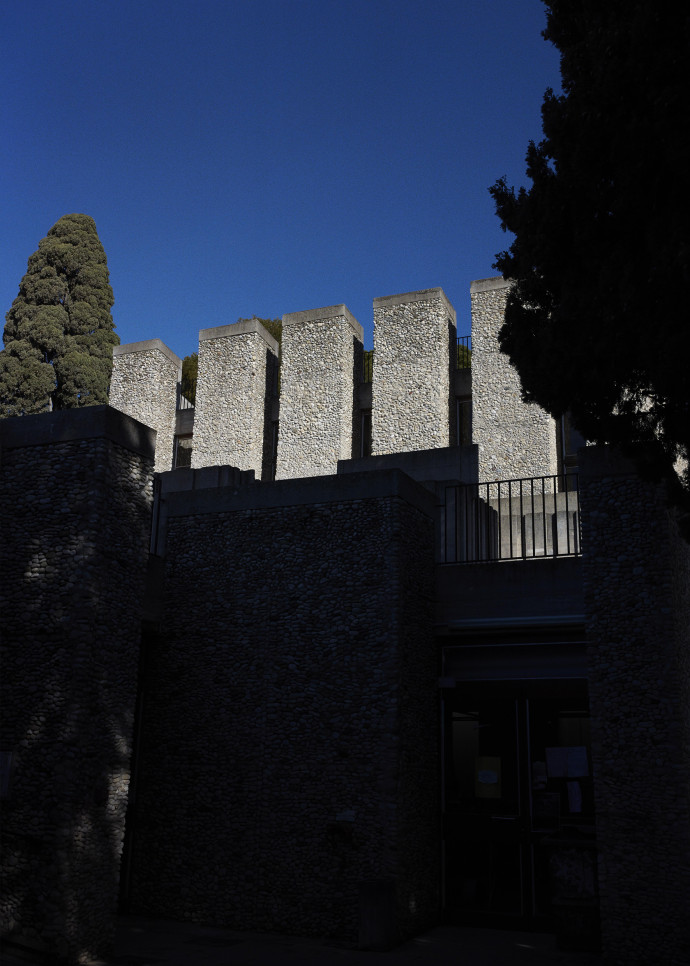 La villa Arson accueille 230 étudiants en art qui y suivent un cursus sur cinq ans.