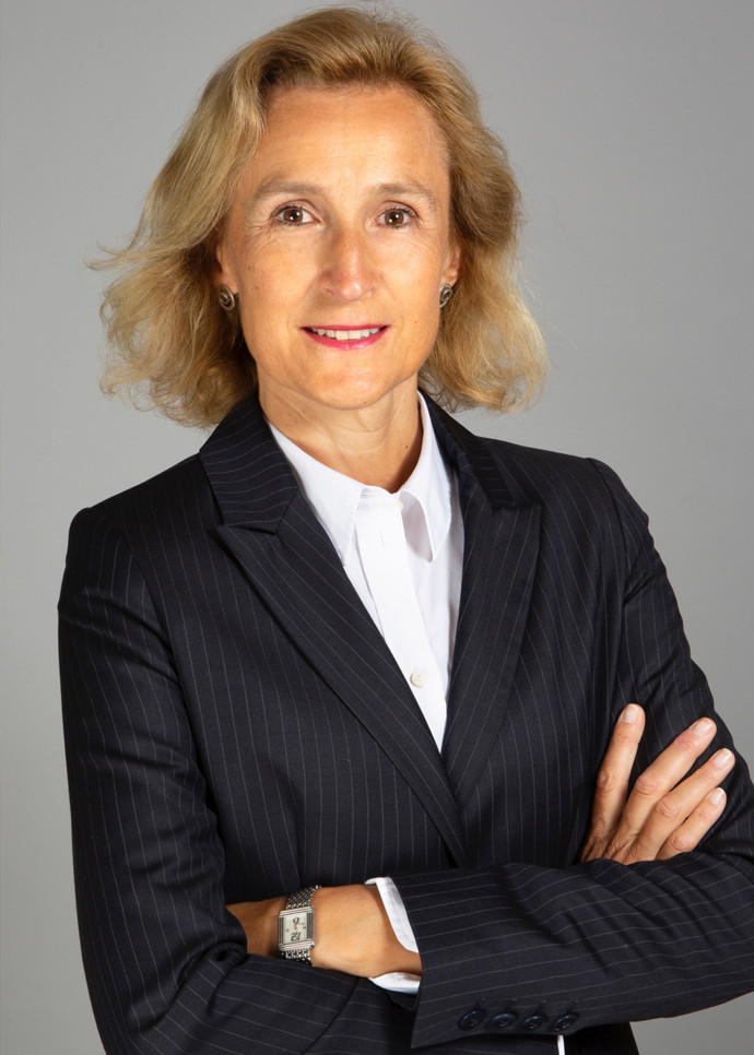 Portrait de Sabine Roux de Bézieux.