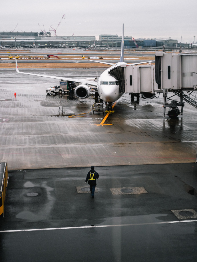 Le métier des FBO consiste à établir une relation de confiance absolue avec des clients ignorant tout de la culture française et des contraintes de l’aéroport.