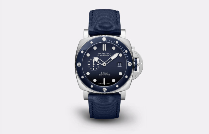 Panerai, 11 800 €. Panerai.com