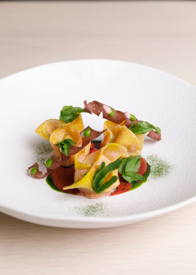 Une assiette de terroir, créative et instinctive du chef Luca Landi, au restaurant Lunasia.