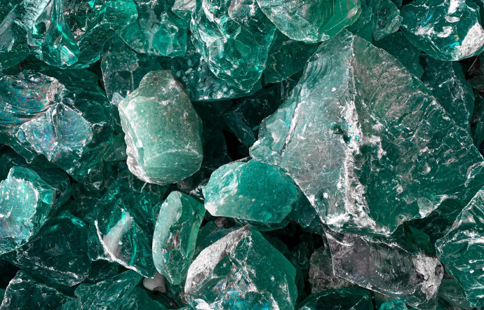 Tribale, mais chic, couleurs azuréennes, vertus lithothérapeutiques… Autant de bonnes raisons de se faire comme alliée la turquoise cet été, 2023 - TGL