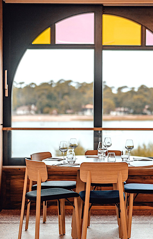 Un restaurant qui offre également une vue sur le lac d’Hossegor.