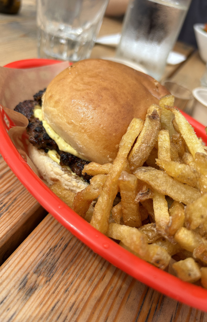 Le Smash Burger Palace dégusté sur place en août 2023.