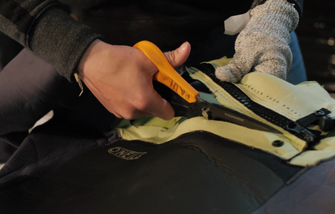 Soöruz développe et produit des matériaux de substitution au Néoprène et au polyester.