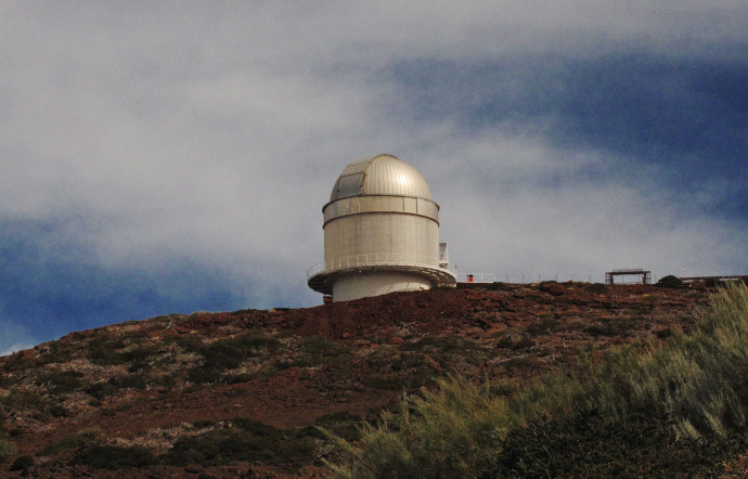 Sur le port de Nice, vous apercevrez, en regardant vers le nord, une coupole géante émergeant d’un nuage vert : l’Observatoire, 2023 - TGL