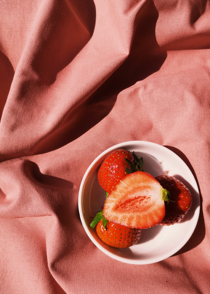 En revanche, une coupe de fraise serait meilleure dans un bol blanc.