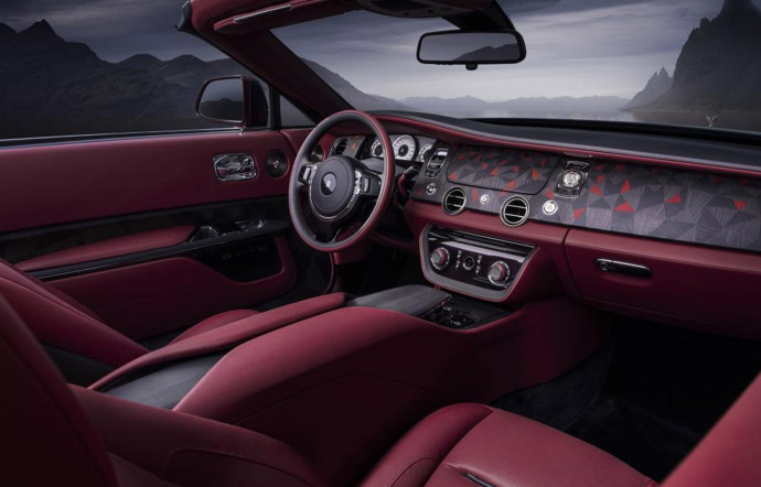 La Droptail "Rose Noir" a un intérieur d'exception.