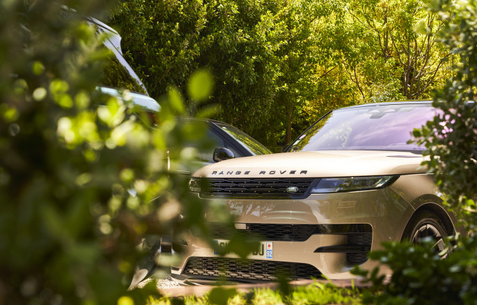 L’évident travail du constructeur sur le design donne à ce SUV une air de majesté.