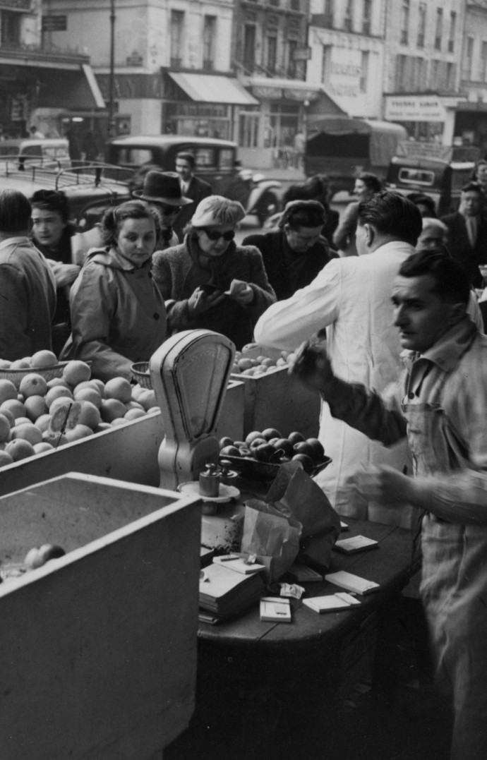 La vente s’installe aussi à l’extérieur.