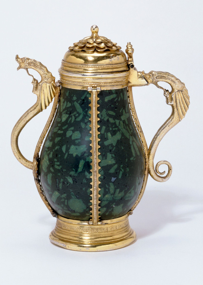 Aiguière Zegher Van Steynemolen (orfèvre) / Flandres (Malines), 1468-1491 / Porphyre vert, vermeil.