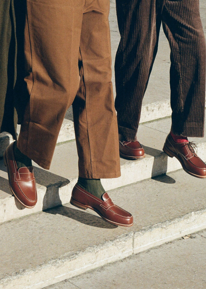 Les emblématiques et indémodables mocassins 180 de Weston ont été créés en 1946 et sont confectionnés à la manufacture de Limoges en divers coloris.