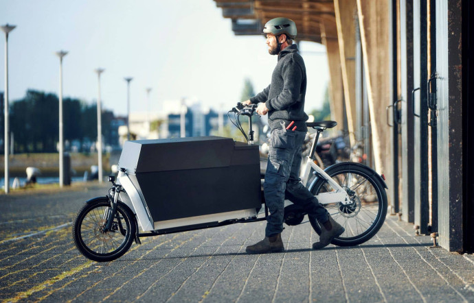 Le Transporter 85 de Riese & Müller peut tranquillement remplacer une voiture.