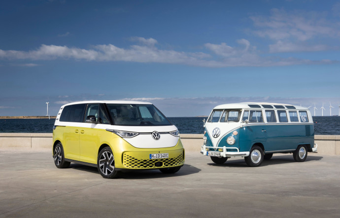 Ce charmant van, adulé des hippies, est désormais très recherché des collectionneurs. Volkswagen surfe sur cet engouement pour lancer son ID, 2023 - TGL