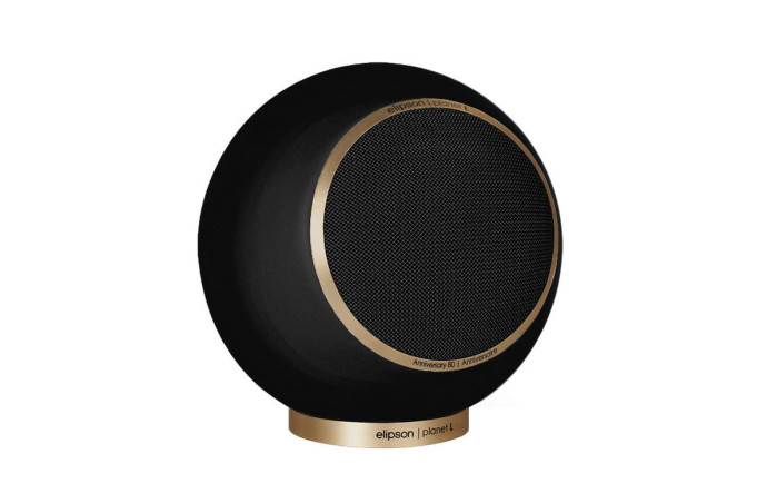 Bande passante 48 Hz à 20 kHz, 290 mm de diamètre, 7 kg/pièce, 950 € (la paire).