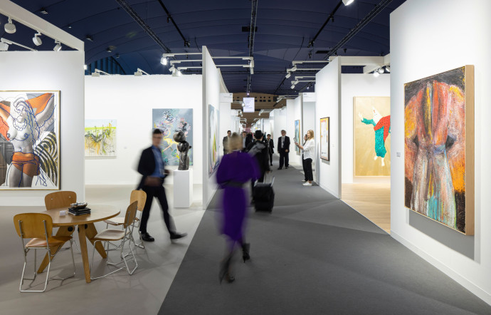 En 2025, la scène parisienne va s’enrichir de la migration de la Fondation Cartier dans les anciens locaux du Louvre des antiquaires – où elle disposera de 6 000 m2 au lieu de 1 200 aujourd’hui.