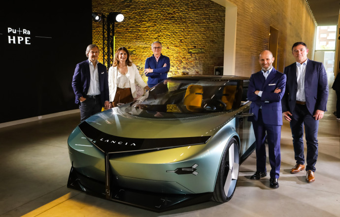 Le concept car entre Lancia et Cassina est la première voiture inspirée de l’univers du meuble.