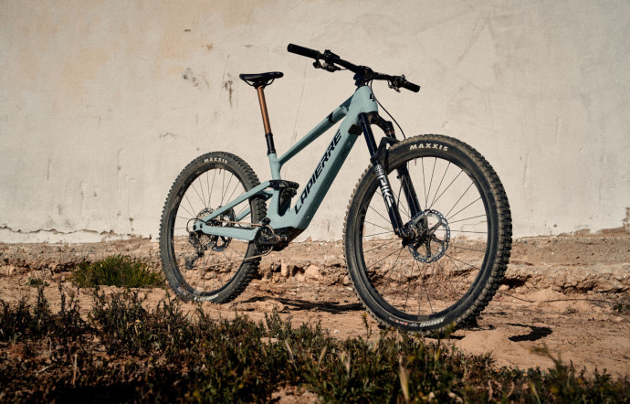 Le VTT light assist Lapierre e-zesty AM.