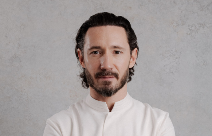 Cédric Grolet et sa ligne capillaire parfaite.