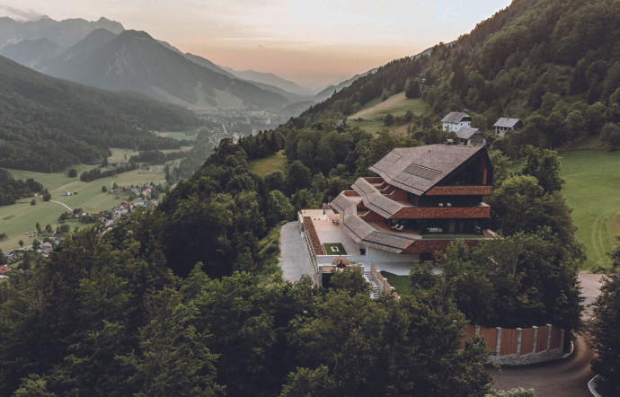 Chaque hiver, la montagne apporte son lot de nouveautés. TGL a sélectionné pour vous les 6 plus beaux hôtels où séjourner à la montagne, 2023 – TGL