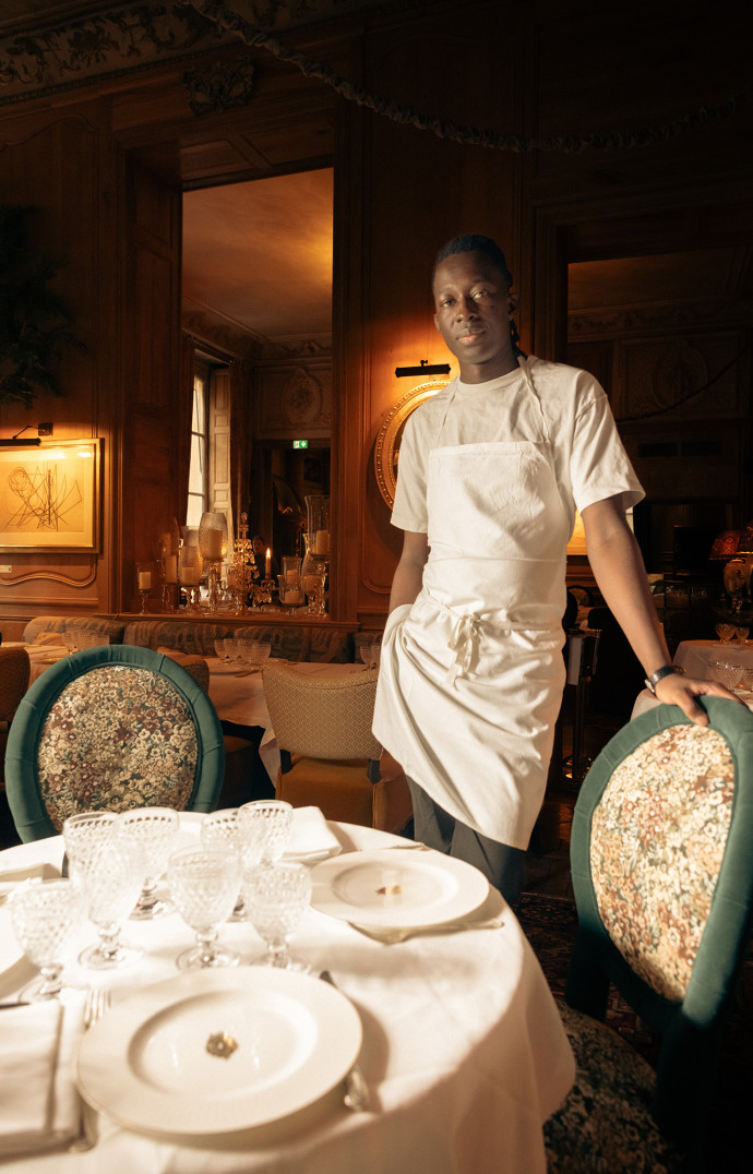 Mory Sacko dans son nouveau restaurant.
