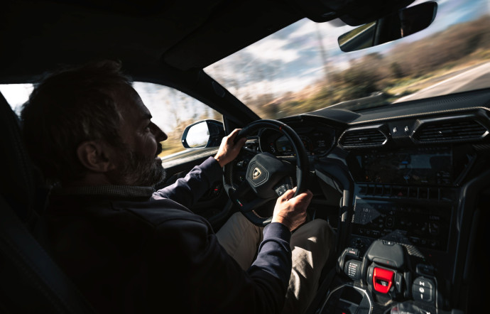 Au volant de la Lamborghinis Urus S.