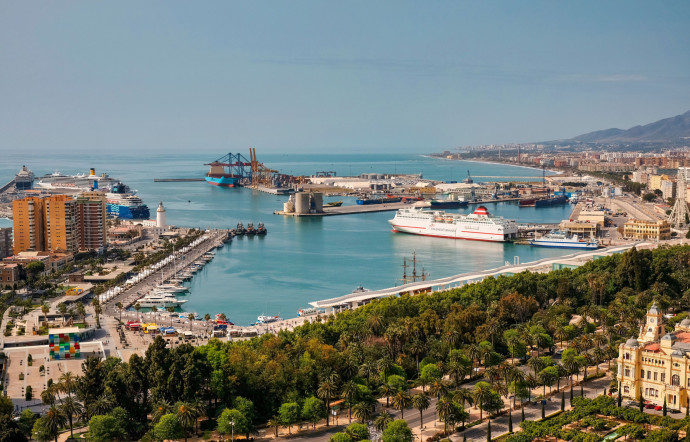 Vue du port de Malaga.
