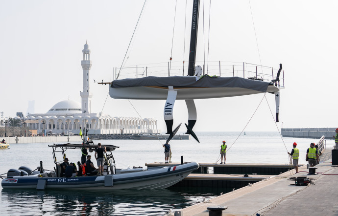 La mise à l’eau de l’AC40 tricolore à Jeddah.