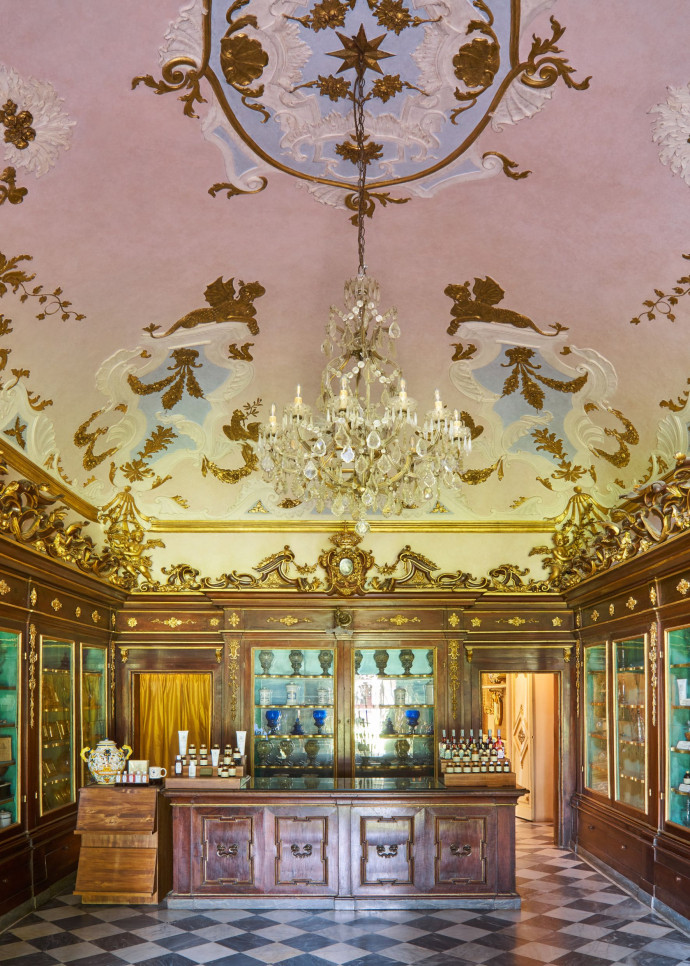 Santa Maria Novella recèle des trésors inestimables sur l’art de la parfumerie.