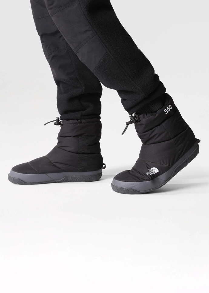 Les après-ski sont désormais une chaussure à avoir dans son garderobe. 