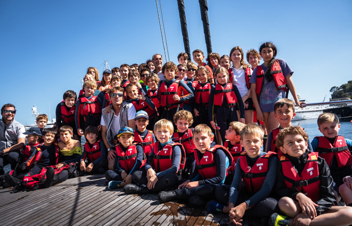 Les marins du Club de Voile du Yacht Club de Monaco.
