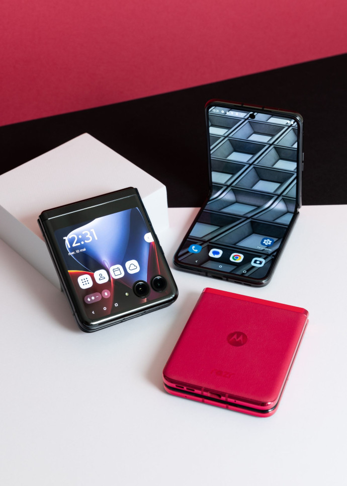 L’autre option de format est l’héritage du style clamshell, proposé par Samsung, ainsi que par Motorola, avec ses smartphones Razr 40 et Razr 40 Ultra.