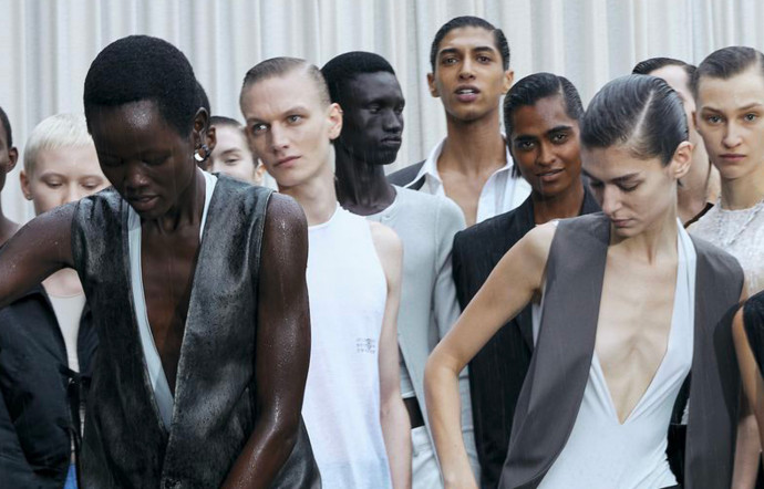 La campagne de la collection SS24de MM6 Maison Margiela dont Arthur Méjean a été directeur de casting.