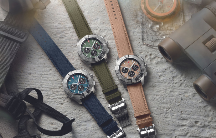 La nouvelle Avenger B01 Chronograph 44 se pare de couleurs.