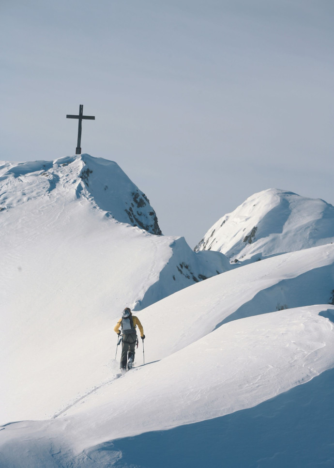 À 46 ans, l’Allemand Benedikt Böhm parvient à conjuguer sa pratique des sports de haute montagne avec la direction de la société Dynafit, 2023.