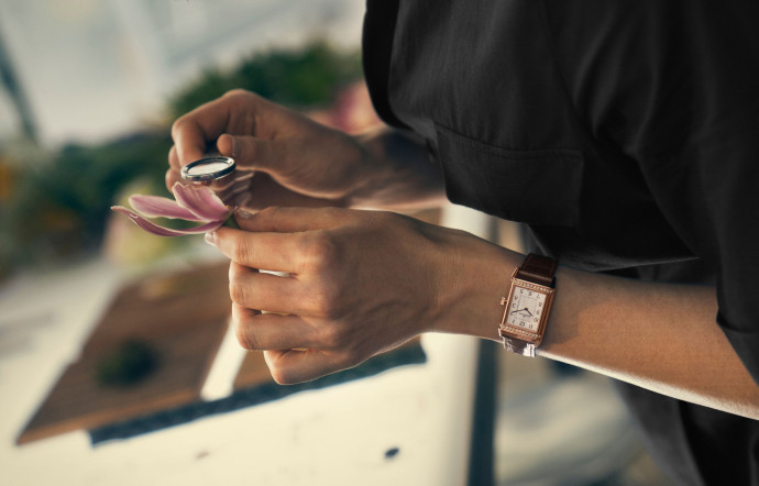 À travers son programme « Made of Makers », Jaeger-LeCoultre invite des artistes à s’immerger dans le monde du temps afin d’en tirer des inspirations qui donneront naissance à des œuvres originales.