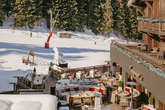 L’hôtel Barrière les Neiges est niché au pied des pistes. @Marc Berenguer