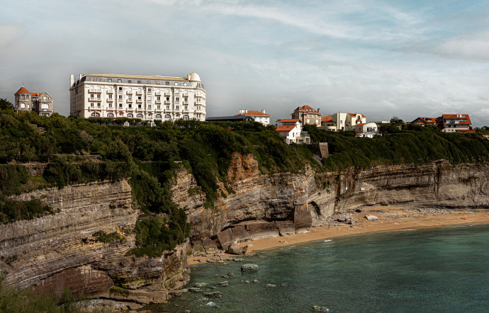 hotel regina biarritz experimental group
