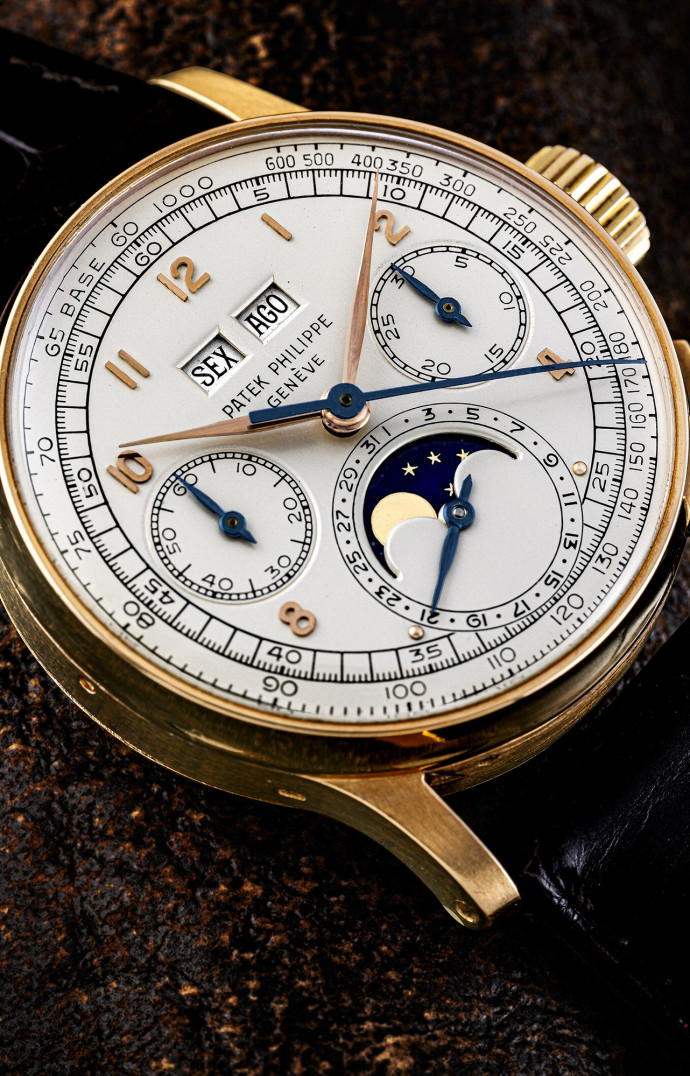 7- Patek Philippe réf 1518, or rose, cadran avec les phases de la lune et calendrier portugais (vers 1950). HKD 19,735,000 (2,33 millions d’euros).