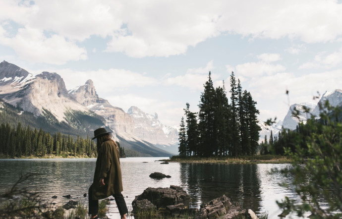 Balade dans la forêt canadienne avec Voyageurs du monde.